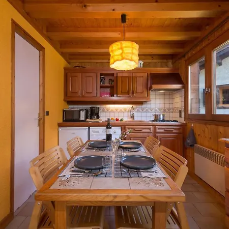 Appartement Les Bossons Sleeps 4 *